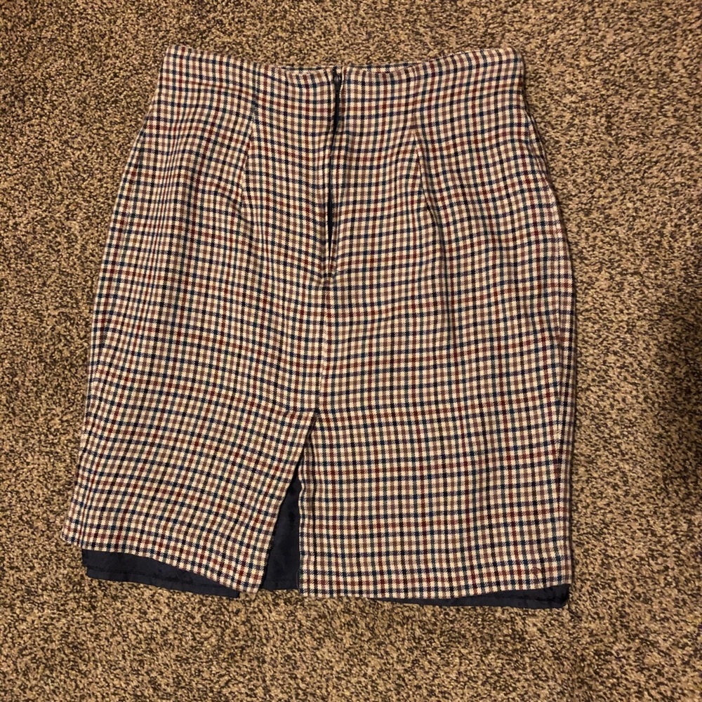 Checker Pattern Skirt - Picture 2 of 4
